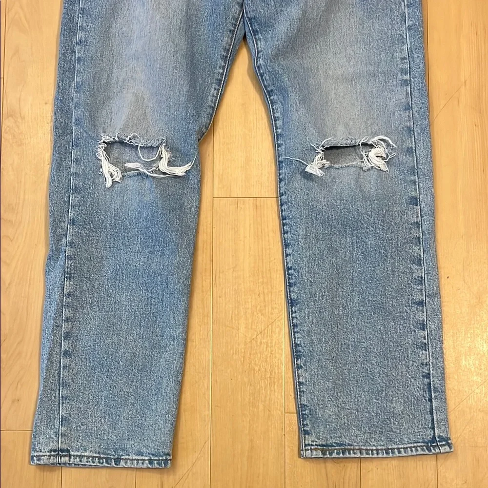 501 ‘93 Levi's 32x30 Distressed Jeans